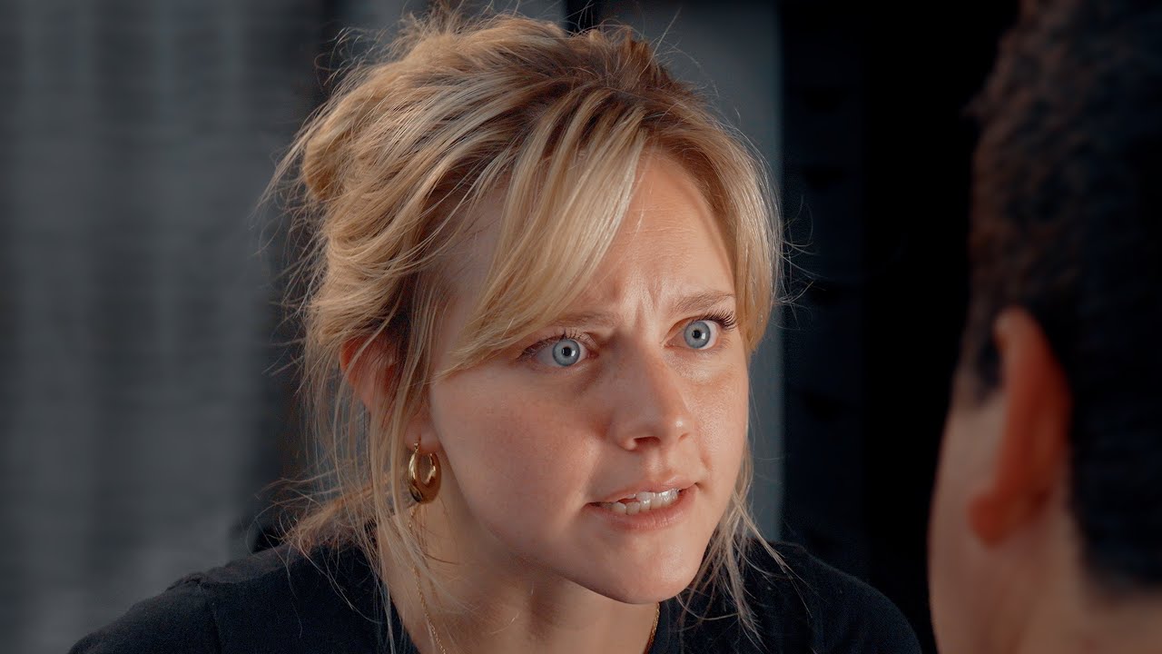 Мне надоело, что твои друзья со мной флиртуют.