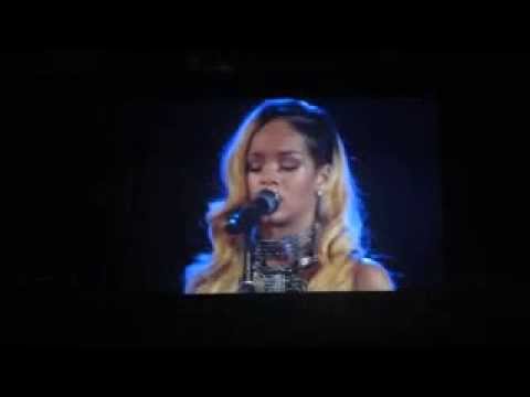 Rihanna singing STAY in Bilbao (Basque Country)