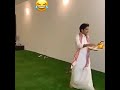 اكرام الضيف صب الشاي من فوق راسه