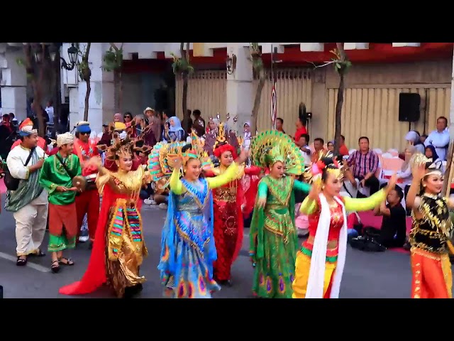 Surabaya Cross Culture Festival 2019 Opening Parade (Shaky Video) class=