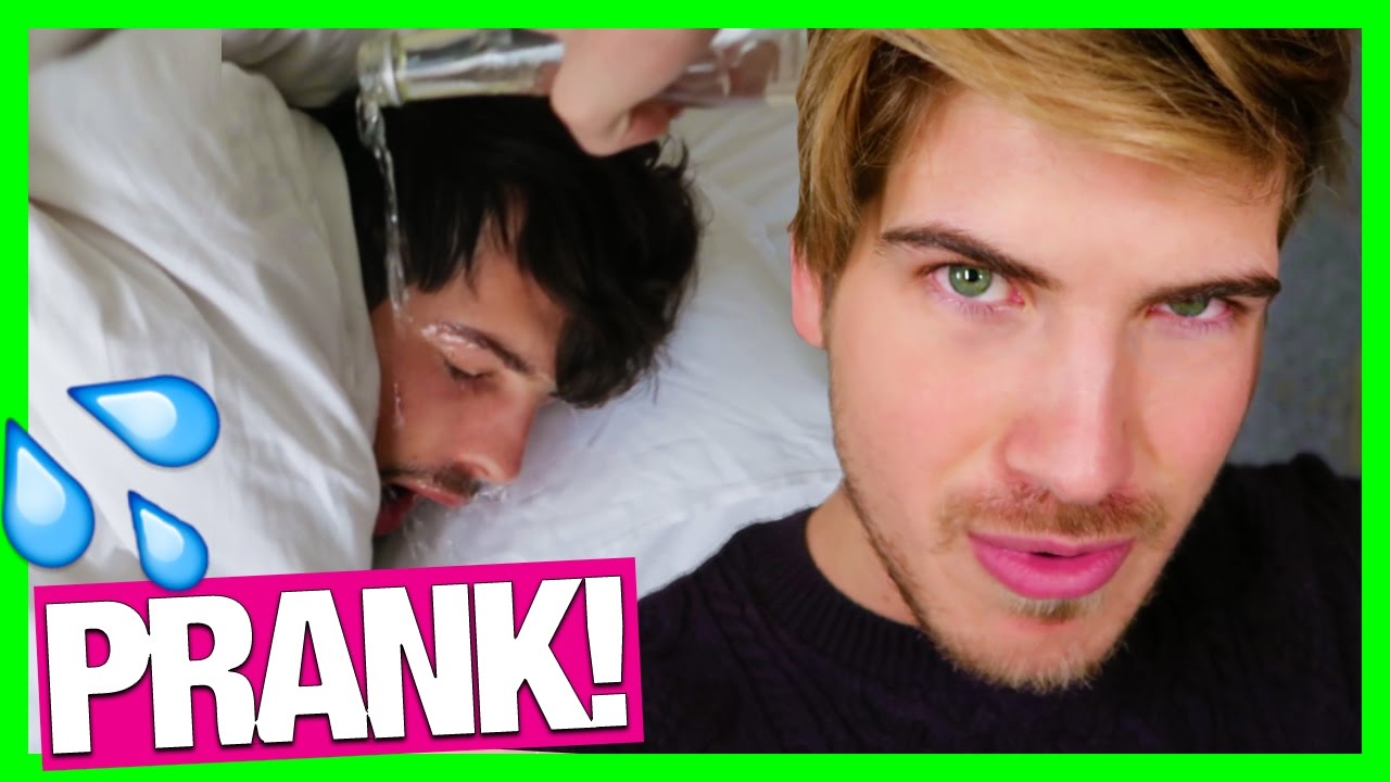 WAKING MY BOYFRIEND UP WITH WATER PRANK! YouTube