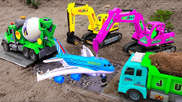 Ô tô cần cẩu cứu hộ máy bay Airbus, máy khoan, máy xúc, xe trộn bê tông làm đường bay  Bé cá đồ chơi