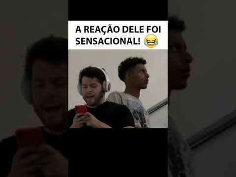 CANTANDO EM PÚBLICO NA ESCADA ROLANTE! #shorts