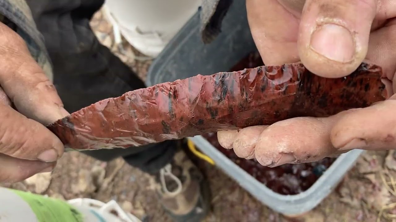 Emory Coons explaining the fundamentals of flintknapping a blade