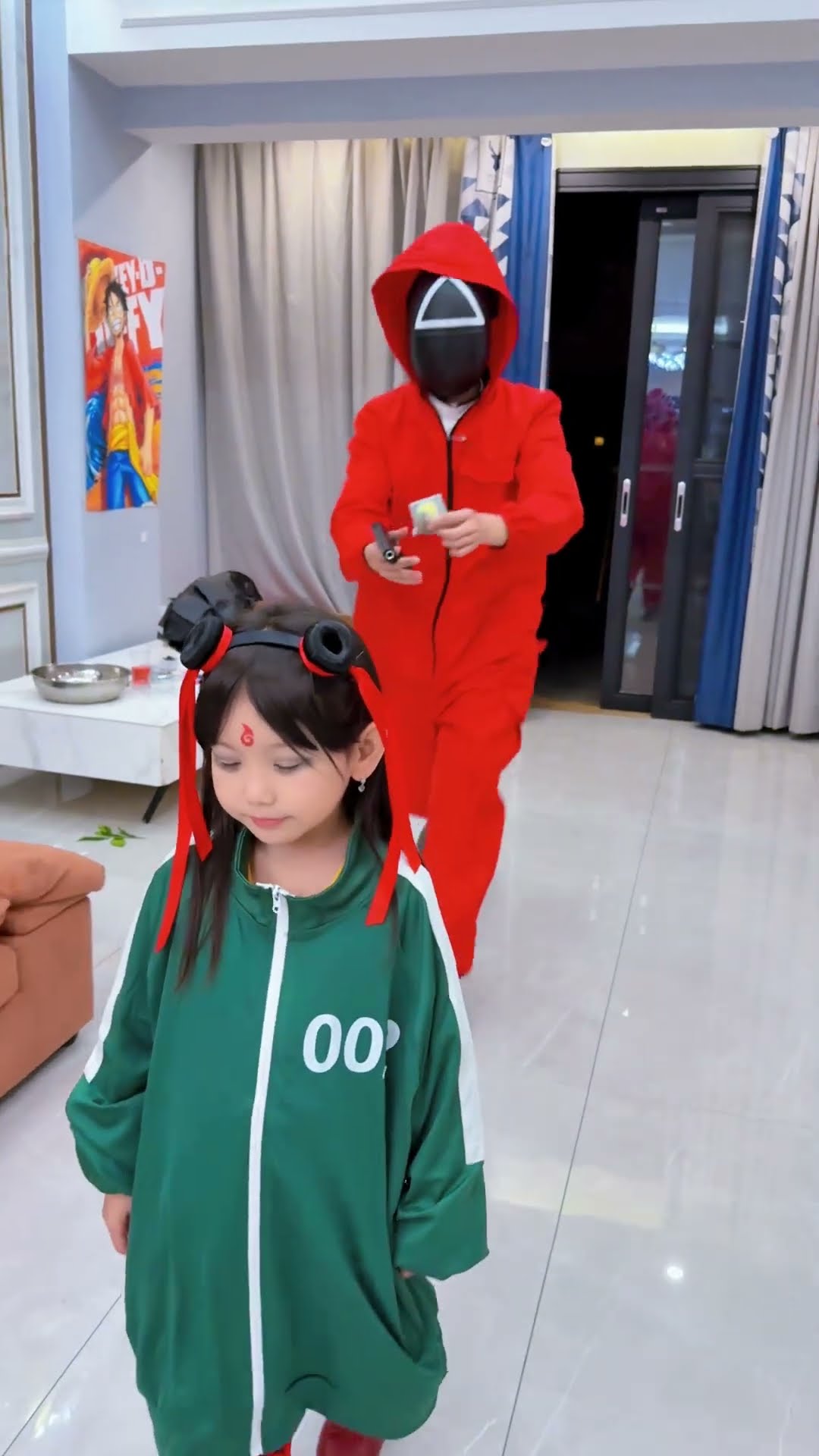 小哪吒偷了红衣人的钱，太可怕了#short #angel #clown