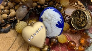 Huge vintage jewelry haul !