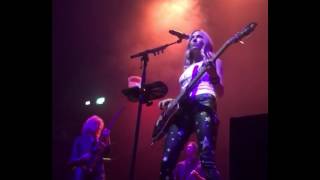 Sheryl Crow - &quot;Heartbeat Away&quot; - Live in Manchester (Short Snippet)