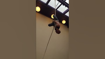 Back balance to catchers on corde lisse