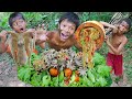 Primitive Technology - A man taken squid many take cook eating delicious T2