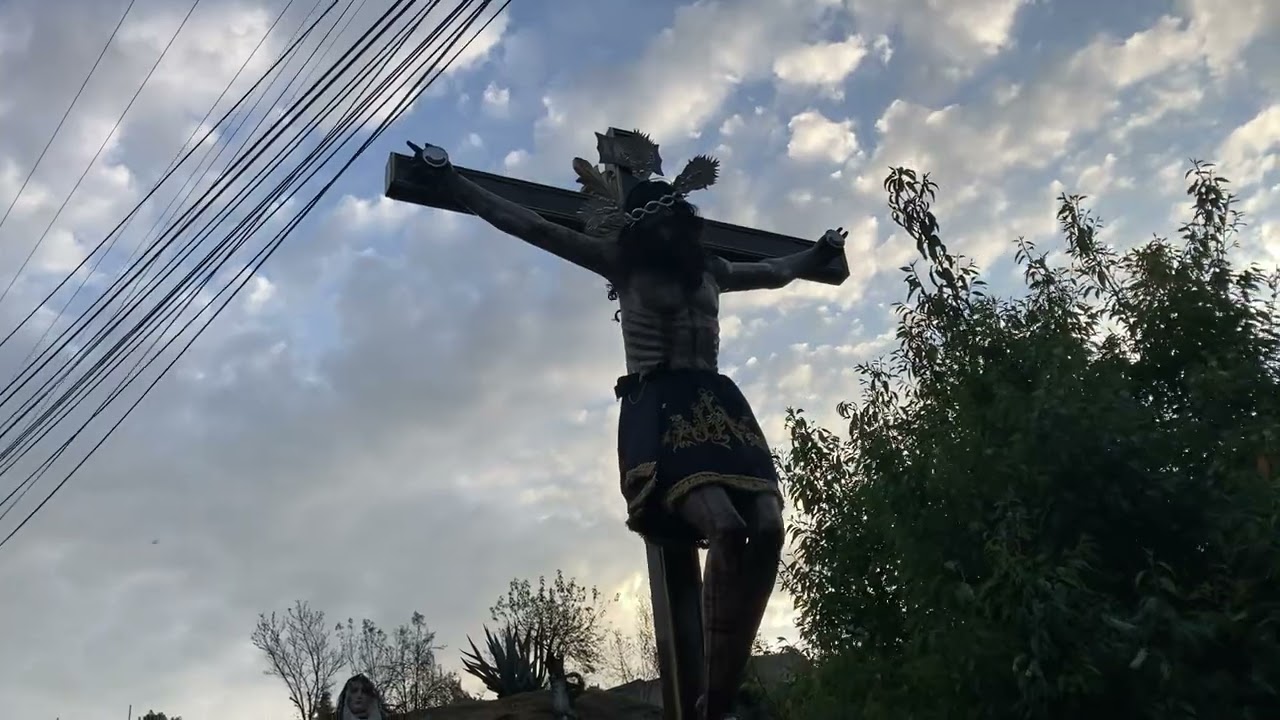 Bajada del Señor De Carrillos Al Santuario 