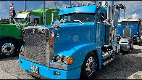 'Little Blue': Owner-operator Raiko Graveran's '95 Freightliner FLD120