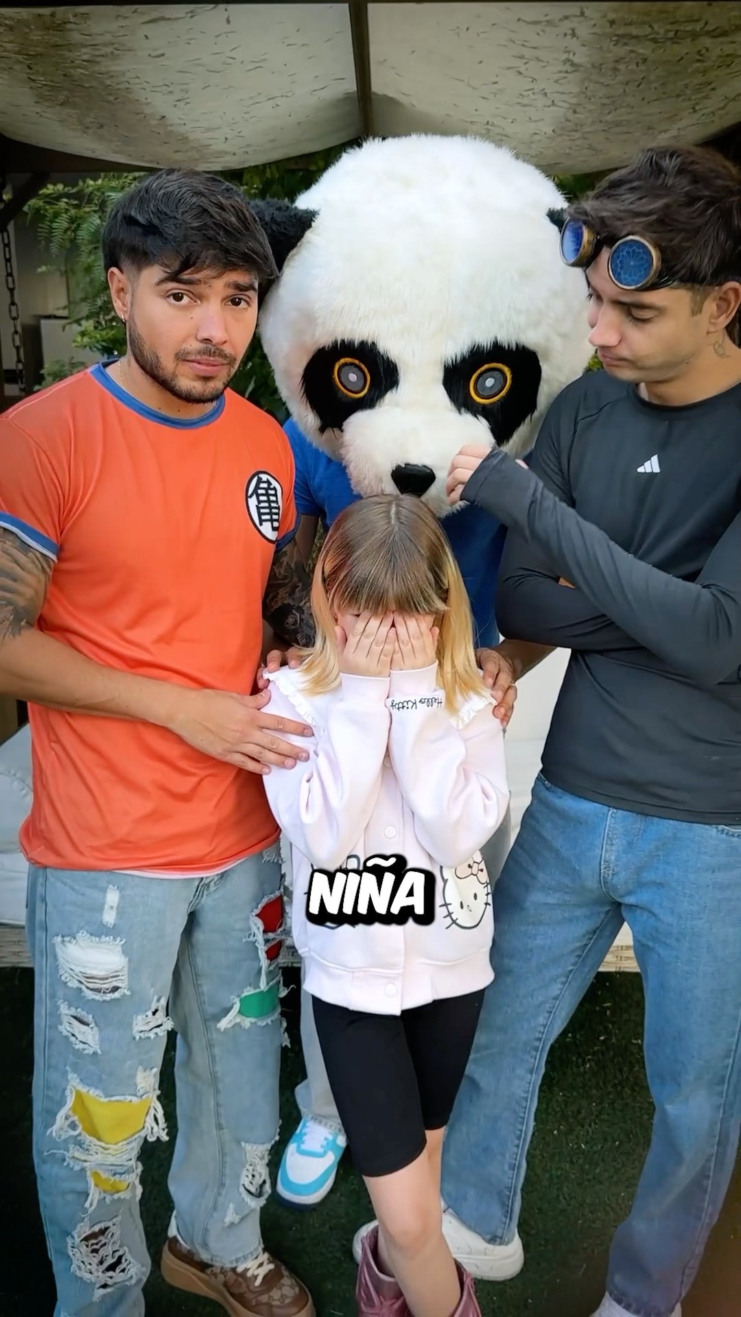 HICIMOS LLORAR A ESTA NIÑA !!