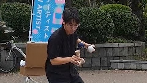 Juggler juggling objects | Tokyo | Japan