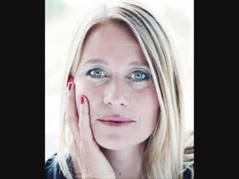 Trine Dyrholm - Stille I Verden