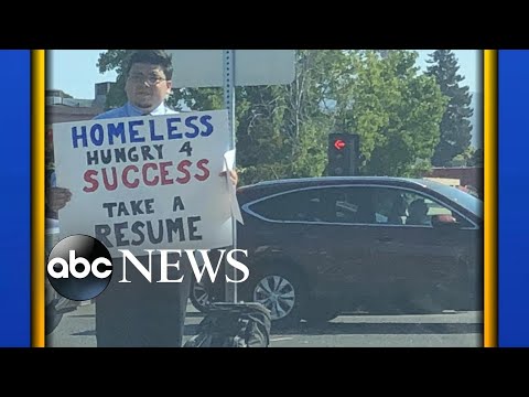 Video: Homeless Man Delivers Résumés On The Street And Receives Hundreds Of Job Offers