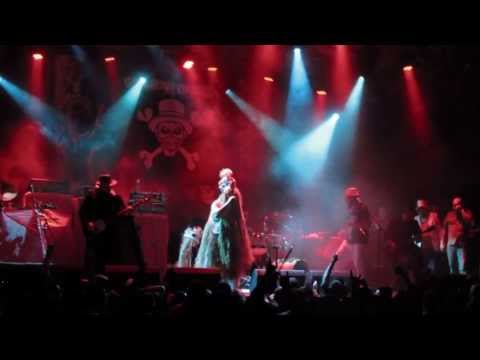 GANGRENA GASOSA "Benzer Até Morrer" - Circo Voador 2013