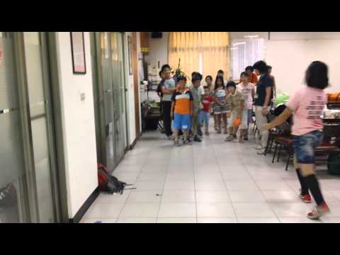 2011暑期兒童品格園-團康遊戲-踩汽球