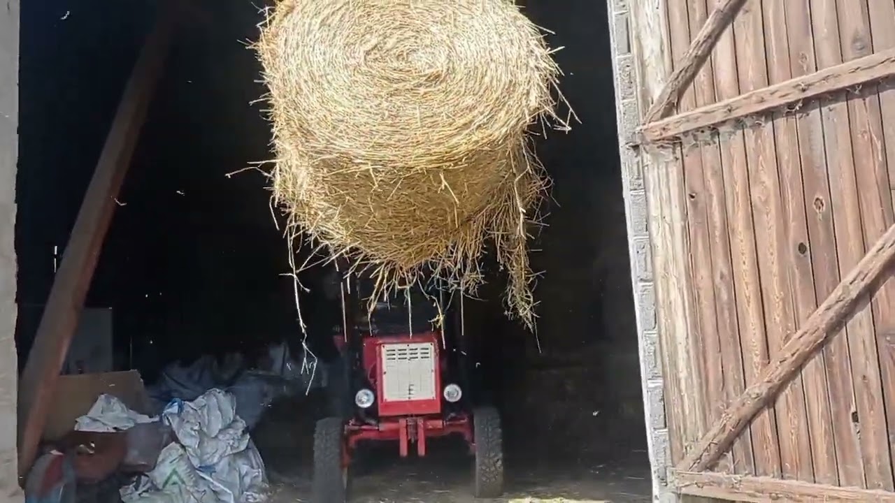 Prasowanie słomy john Deere 550 i c-360 film warty obejrzenia