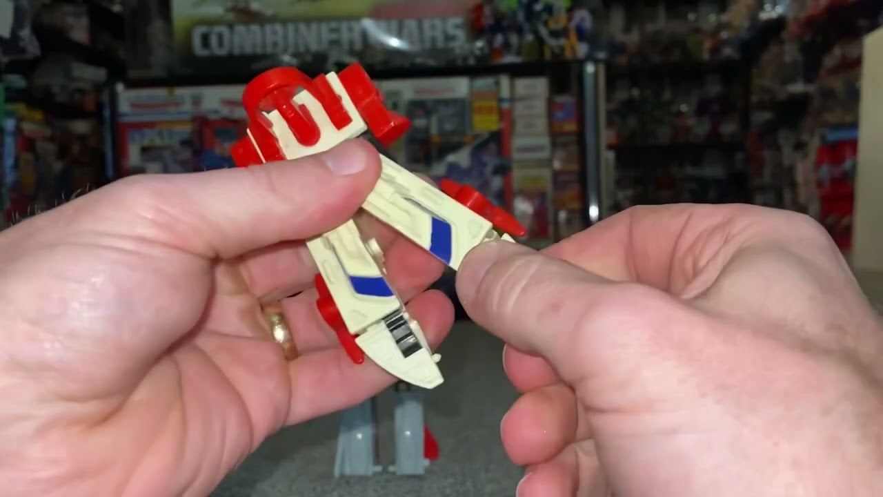 Transformers Japanese exclusive wingwaver complete transformation process video. G1 1989 combiner