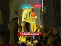 Shahid Kapoor Leaves Fan Thrilled With 'Kabir Singh' Poster Signing | Screen