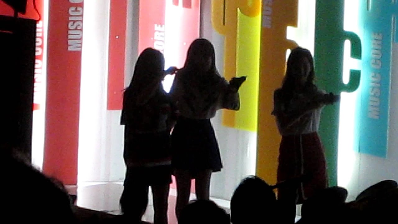[FANCAM] 120901 MC TaeTiSeo dancing to Gangnam Style -Music Core Behind The Scene