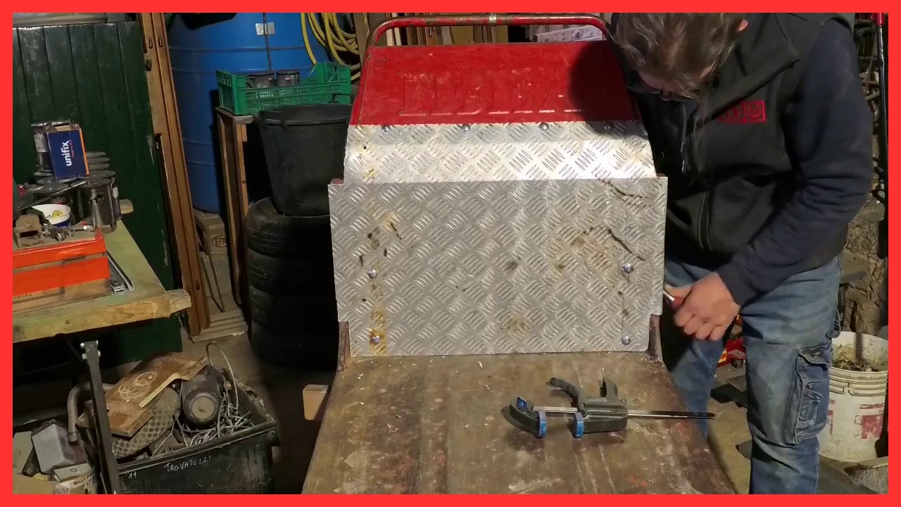 inizio a modificare il cassone originale della motocarriola    puntata 1