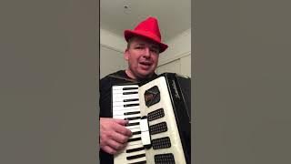 Tuszes Szemek Magyarul, Dark Eyes, ochi chernye sang in Hungarian accordion
