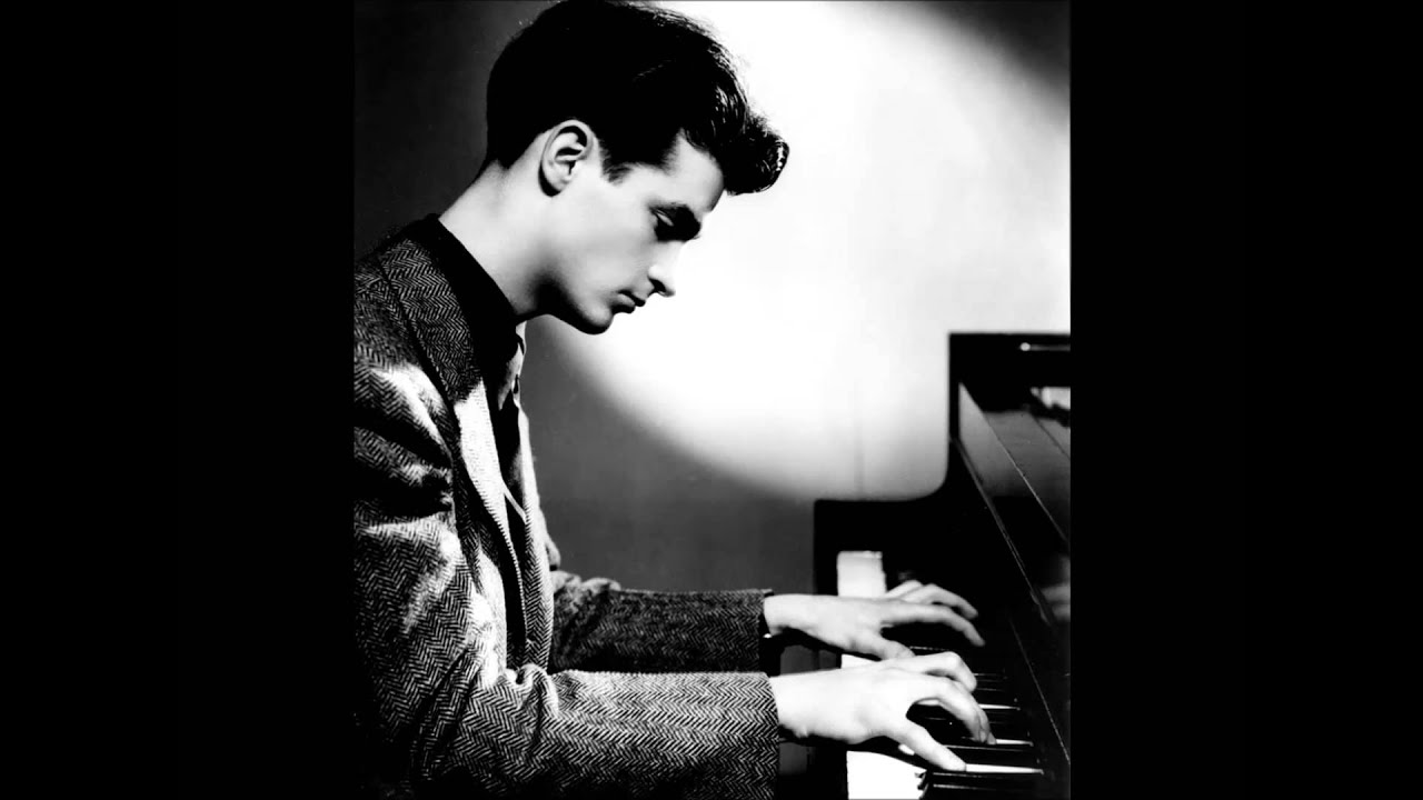 William Kapell plays Mossorgsky 