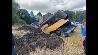 Tracked combine recovery by J & R Millington by joe millington 22,096 views 2 years ago 2 minutes, 31 seconds