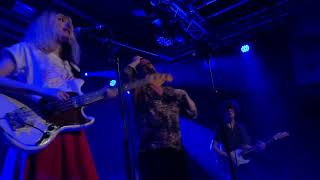 Live: Art Brut - Moving to to L.A.