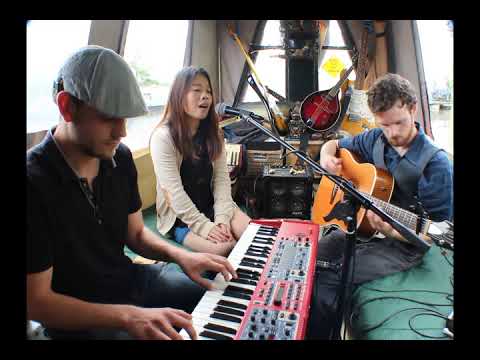 The 2014 Narrowboat Sessions revisited. Meya, Jake & Oscar  'Yue Lai Yue Bu Dong'