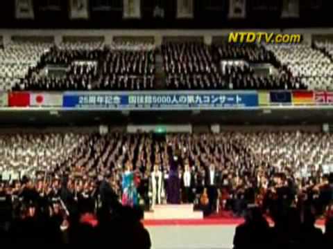 Une trs grande chorale  Tokyo - 5.000 choristes et un orchestre -