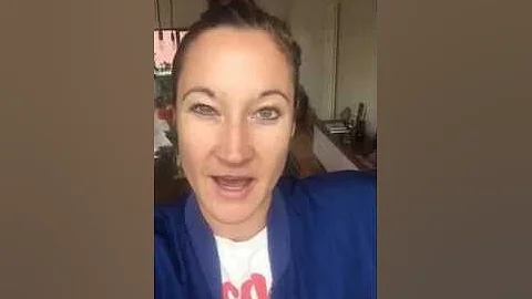 PUMP UP THE PUDEL: Julia Labonte (Warner Music)