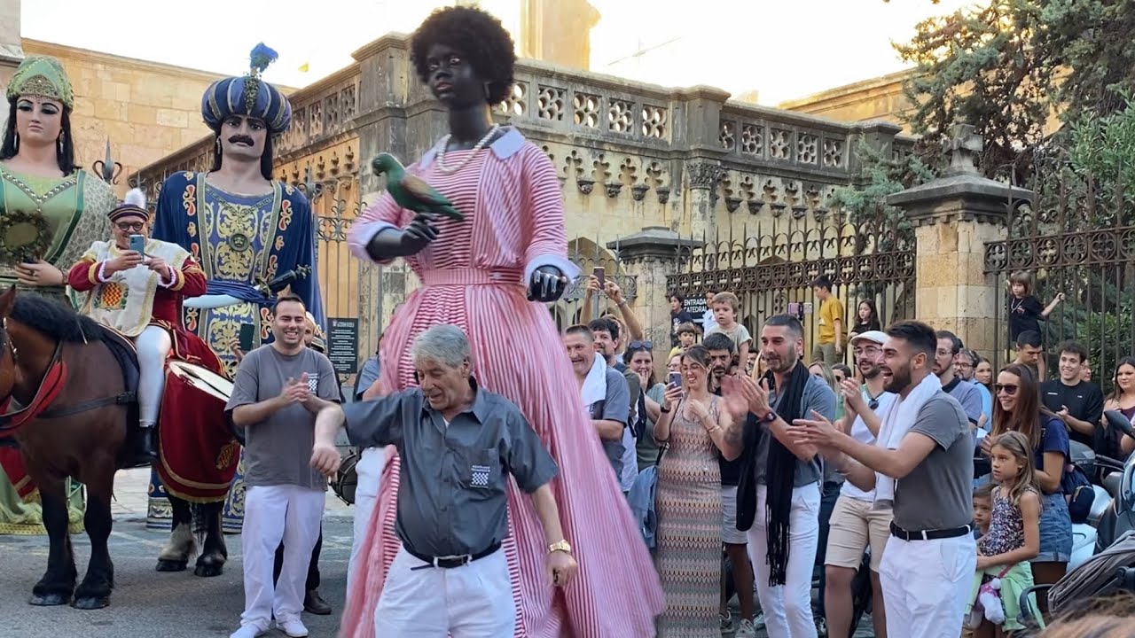 Ball del “Tio Pedro” amb la Gegantona Negrita (Festes de Santa Tecla 2023)