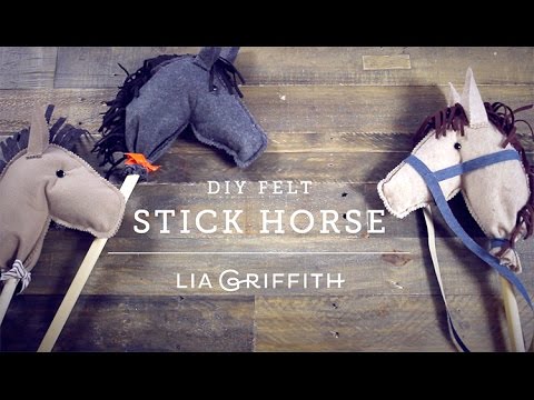 Video: How To Make A Horse Out Of Felt And Paper