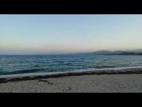 Ogliastra, il mare increspato al tramonto nella spiaggia di San Gemiliano