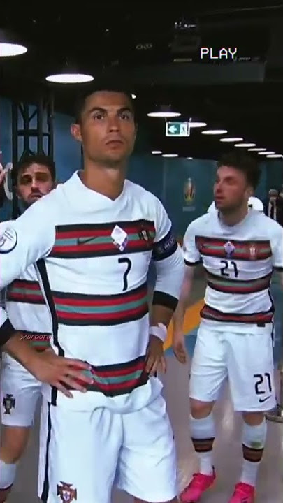 Ronaldo's reaction when he saw Jota 🙂