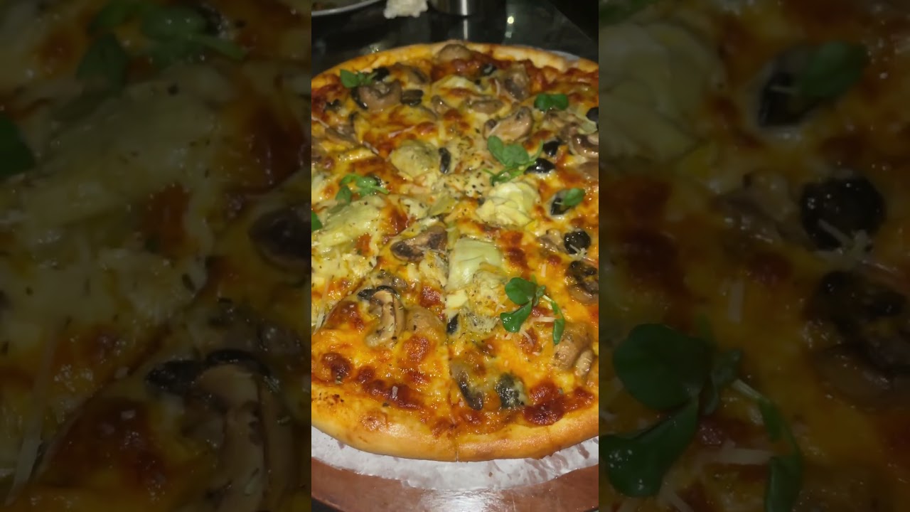 Mushroom pizza.. 