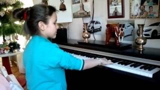 Полонез М.Огинского.Девочка 6 лет, не зная нот, играет на пианино . Полонез М.Огинского.Девочка 6 лет, не зная нот, играет на пианино .