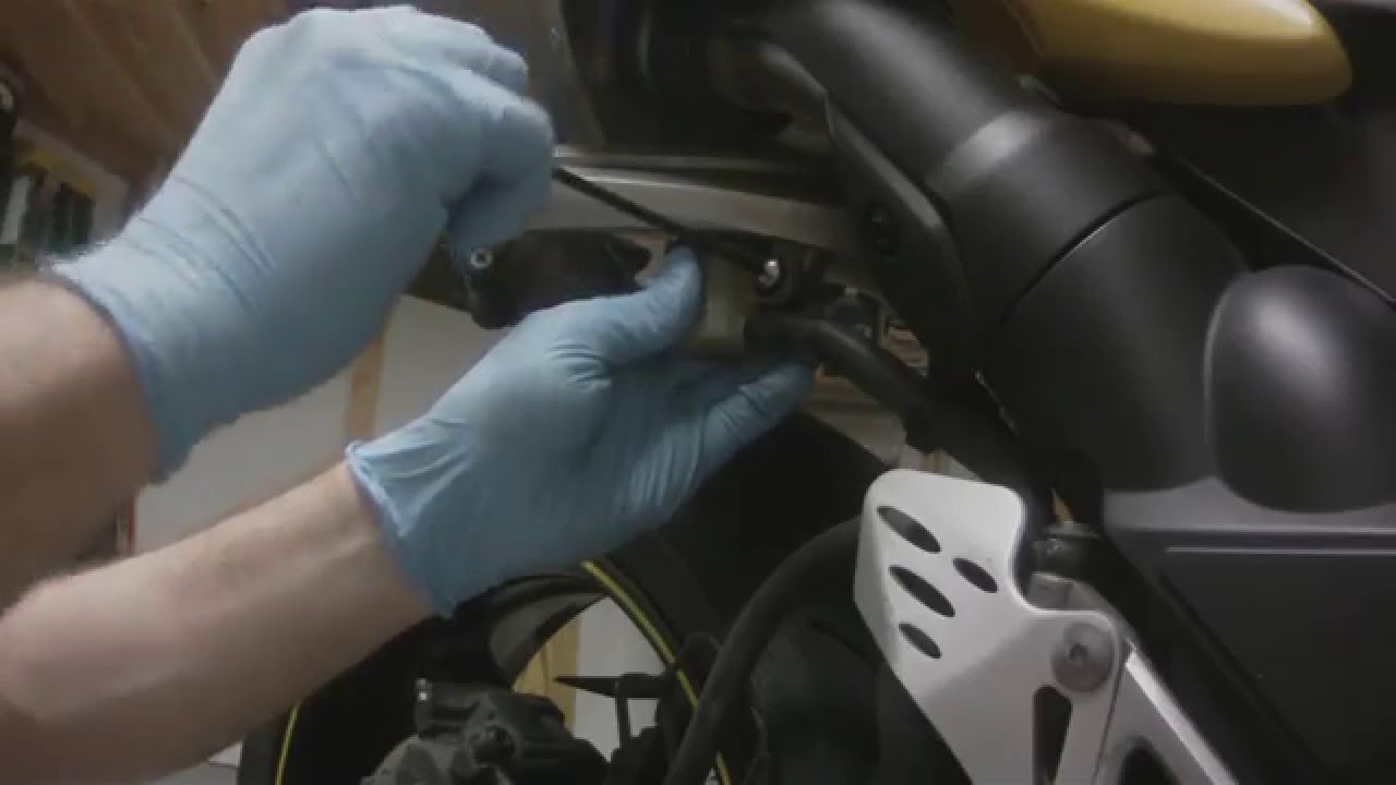 2009 Yamaha R1 Rear Brake Fluid Flush YouTube