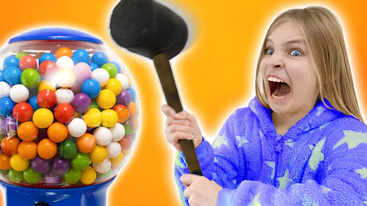 Amelia and Avelina get sweets and a giant gumball ...