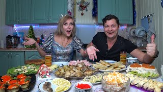 МУКБАНГ 😋 Пробуем ВСЕ БЛЮДА с НОВОГОДНЕГО СТОЛА 2024 🎅🎄 Какие у нас ВПЕЧАТЛЕНИЯ?