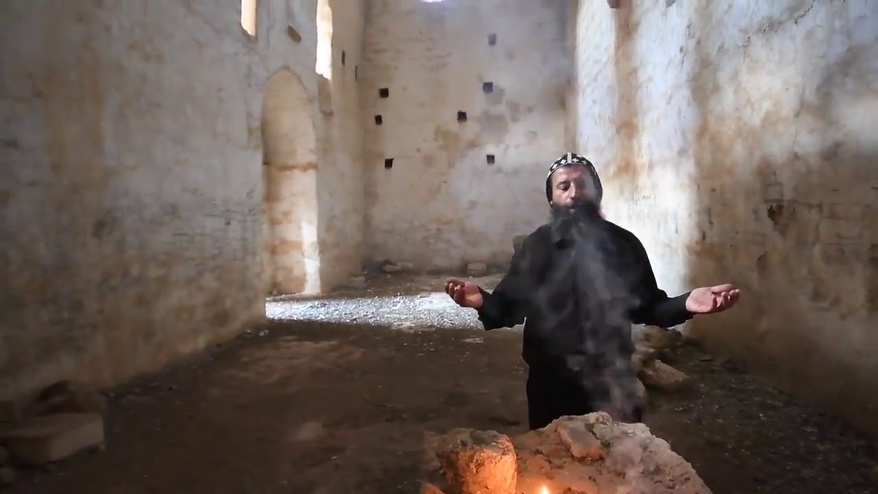 Qarno „Vater Unser“ auf Aramäisch im Kloster Mor Yakoub d'Qarno im Tur Abdin ...