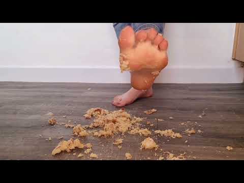 Barefoot crunchy crunch | ASMR & Food crushing