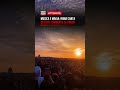 Roma si accende d’oro: la magia del tramonto al Pincio tra musica e skyline 🌅🎻