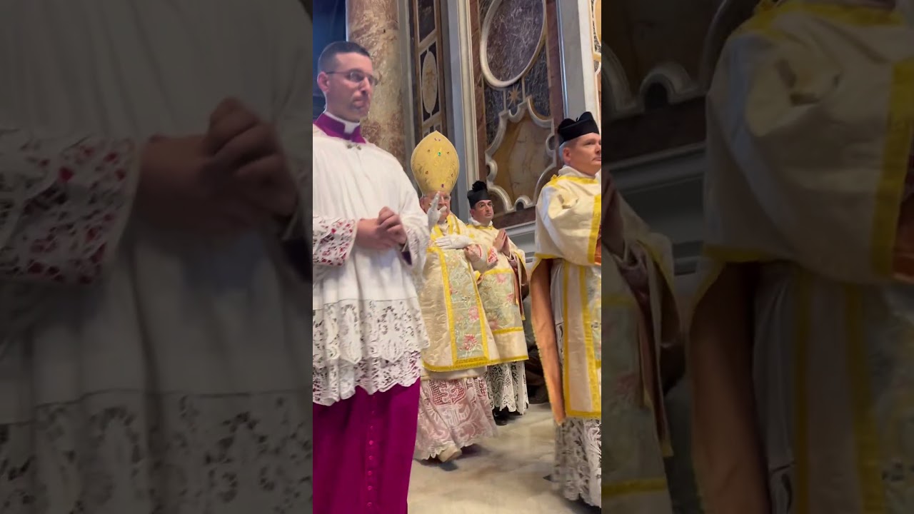 Missa Tridentina na Basílica de São Pedro no Vaticano 25/10/2025