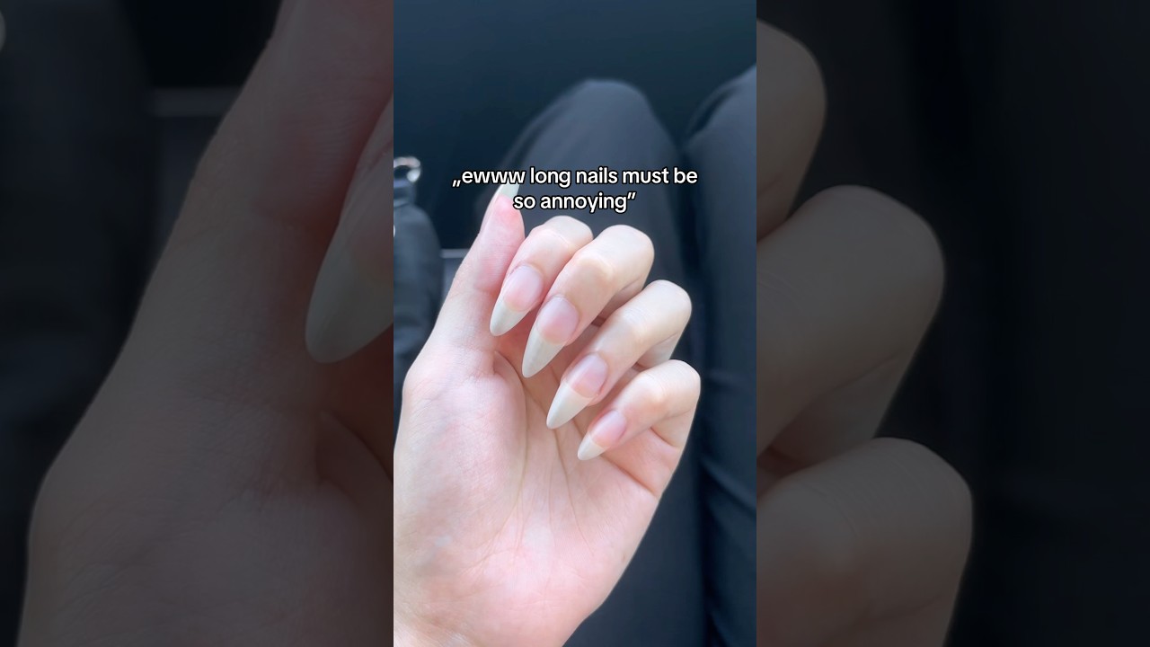 long nails makes my hands look slimmer💅🏻✨ 