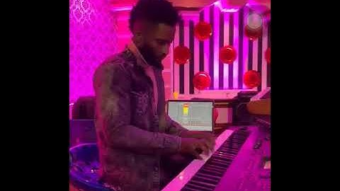 Charlie Keys playing bobolebobo with James mireku pentecostal scales on Keyboard