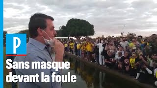 Jair Bolsonaro salue des partisans sans masque, alors qu’il a le Covid-19