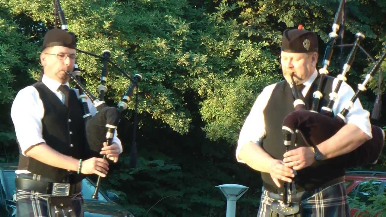 Pipe Band Green Hills of Tyrol / When the battle's o'er (2013